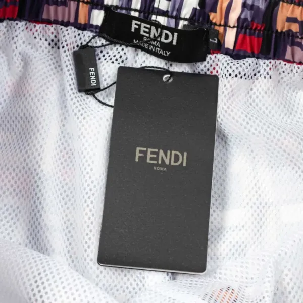 【FENDI   公式旗艦店】フェンディ  ショートパンツご好評に付き再入荷！250226