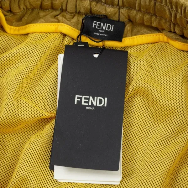 【FENDI  公式旗艦店】フェンディ  ショートパンツご好評に付き再入荷！250226