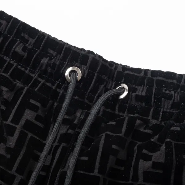【FENDI   公式旗艦店】フェンディ  ショートパンツご好評に付き再入荷！250226
