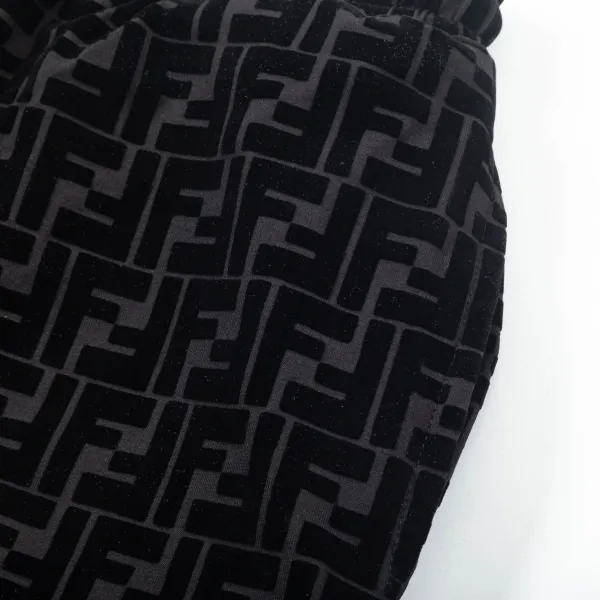 【FENDI   公式旗艦店】フェンディ  ショートパンツご好評に付き再入荷！250226