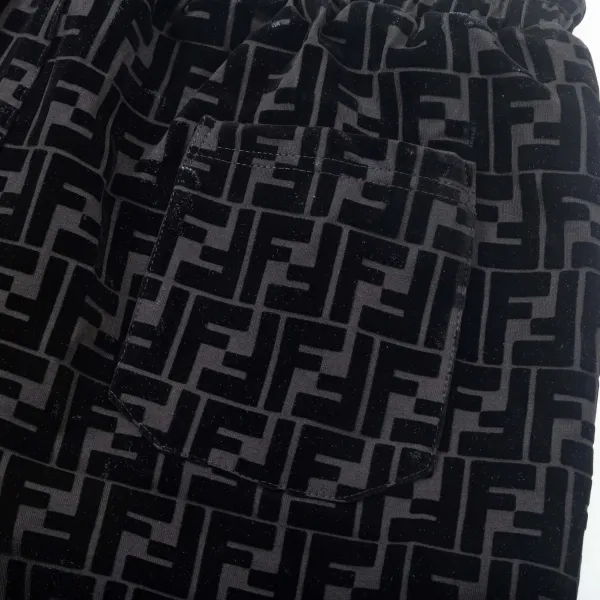 【FENDI   公式旗艦店】フェンディ  ショートパンツご好評に付き再入荷！250226