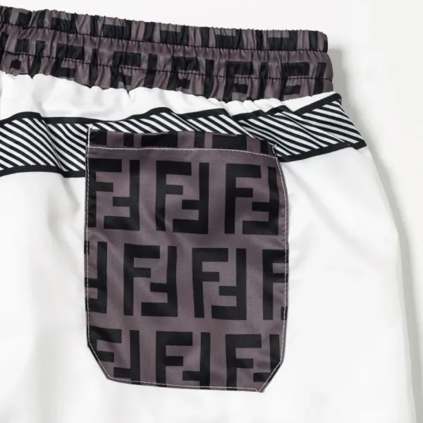 【FENDI 公式旗艦店】フェンディ ショートパンツご好評に付き再入荷 24624