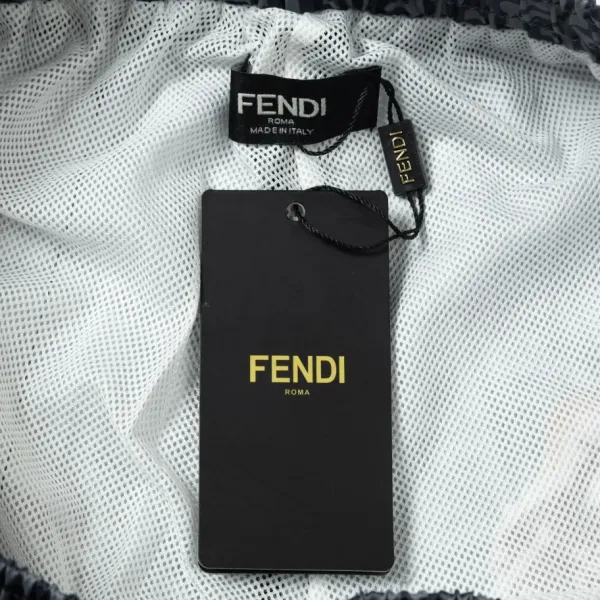 【FENDI 公式旗艦店】フェンディ ショートパンツご好評に付き再入荷 24624