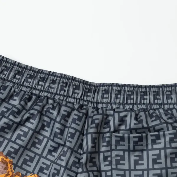 【FENDI 公式旗艦店】フェンディ ショートパンツご好評に付き再入荷 24624