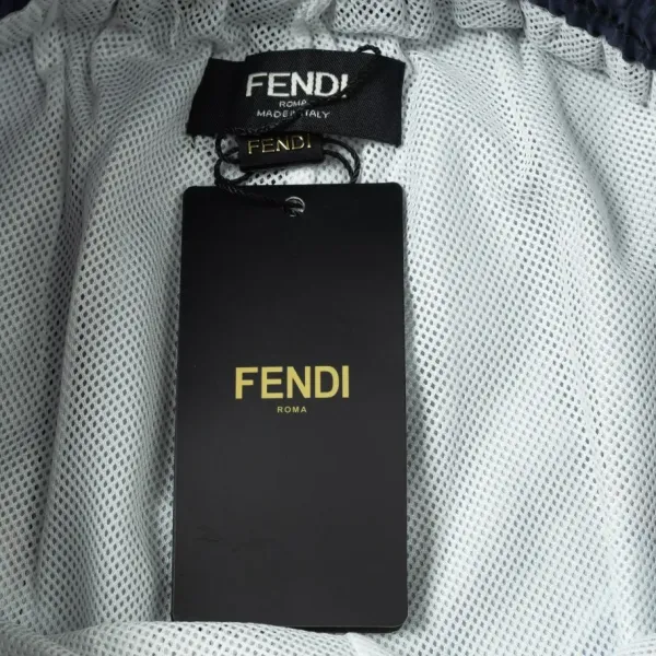 【FENDI 公式旗艦店】フェンディ ショートパンツご好評に付き再入荷 24624