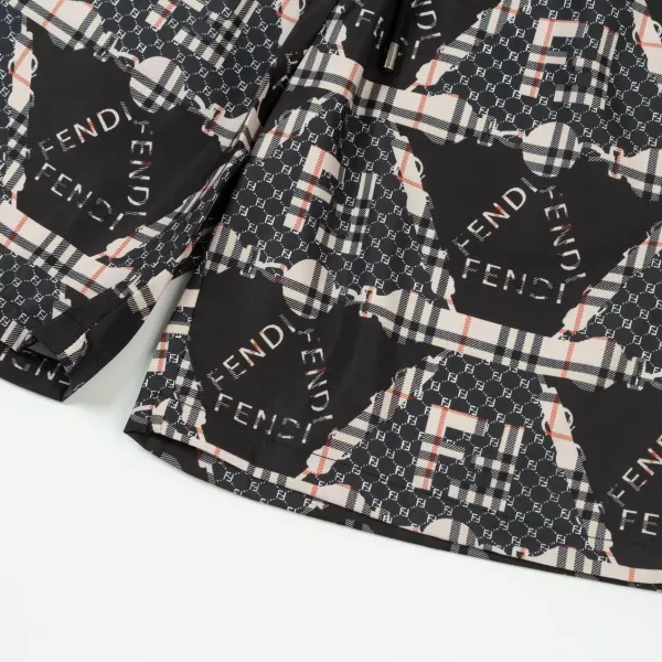 【FENDI 公式旗艦店】フェンディ ショートパンツ ご好評に付き再入荷! 【FENDI 公式旗艦店】フェンディ ショートパンツ ご好評に付き再入荷!