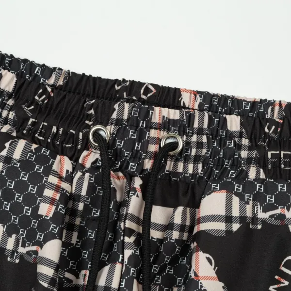 【FENDI 公式旗艦店】フェンディ ショートパンツ ご好評に付き再入荷! 【FENDI 公式旗艦店】フェンディ ショートパンツ ご好評に付き再入荷!