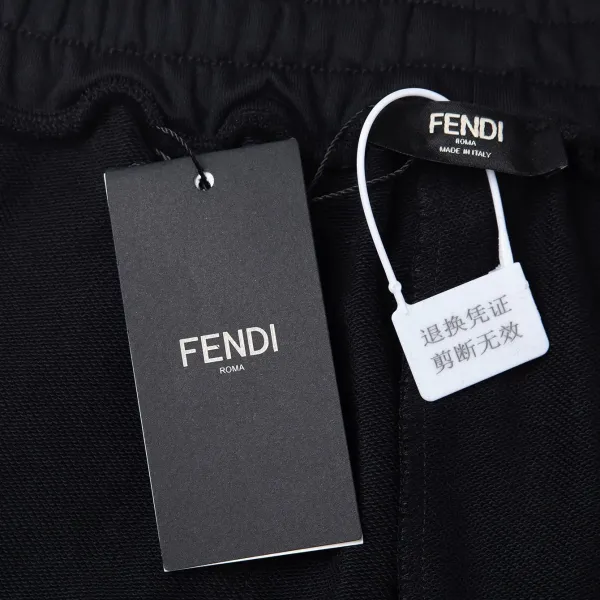 【FENDI  公式旗艦店】フェンディ ショートパンツご好評に付き再入荷！