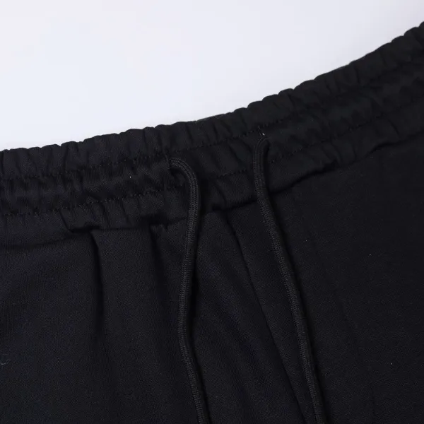 【FENDI  公式旗艦店】フェンディ ショートパンツご好評に付き再入荷！