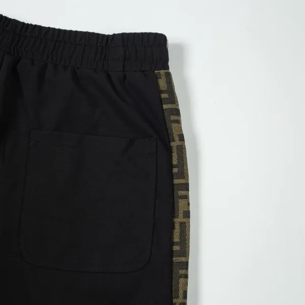 【FENDI  公式旗艦店】フェンディ ショートパンツご好評に付き再入荷！