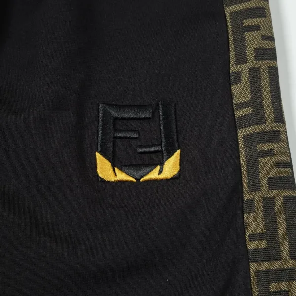 【FENDI  公式旗艦店】フェンディ ショートパンツご好評に付き再入荷！