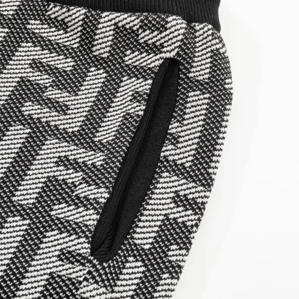 【FENDI  公式旗艦店】フェンディ   ショートパンツご好評に付き再入荷！