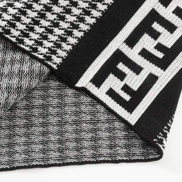 【FENDI  公式旗艦店】フェンディ   ショートパンツご好評に付き再入荷！