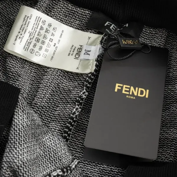 【FENDI  公式旗艦店】フェンディ   ショートパンツご好評に付き再入荷！