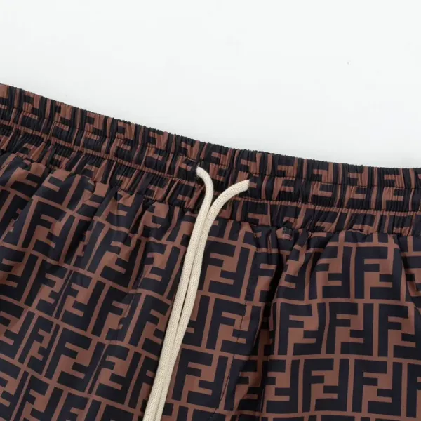 【FENDI   公式旗艦店】フェンディ   ショートパンツ  ご好評に付き再入荷！