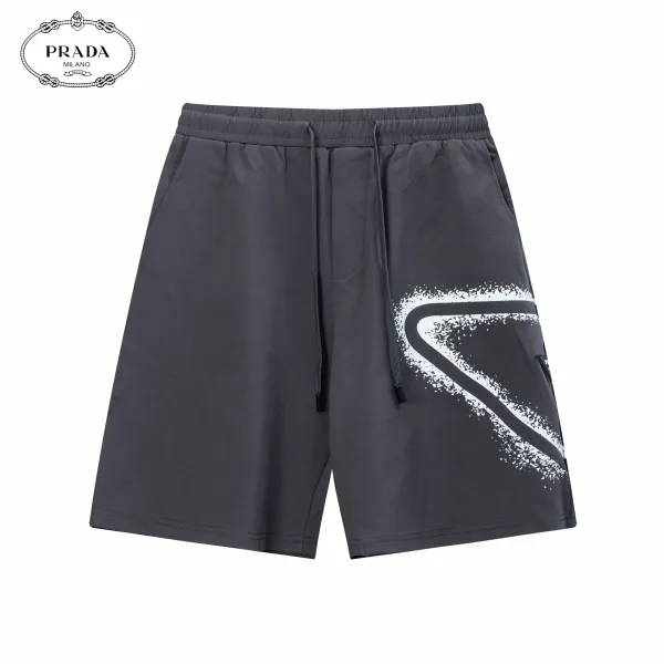 【PRADA  公式旗艦店】プラダ ショートパンツご好評に付き再入荷！250227