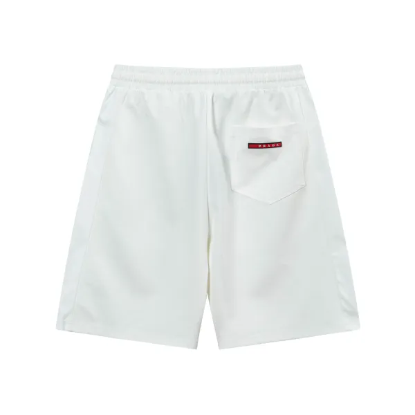 【PRADA  公式旗艦店】プラダ ショートパンツご好評に付き再入荷！250227