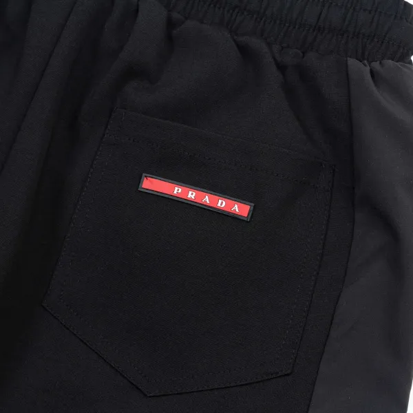 【PRADA  公式旗艦店】プラダ ショートパンツご好評に付き再入荷！250227