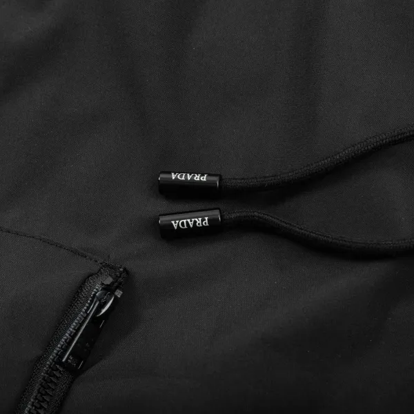 【PRADA  公式旗艦店】プラダ ショートパンツご好評に付き再入荷！250227