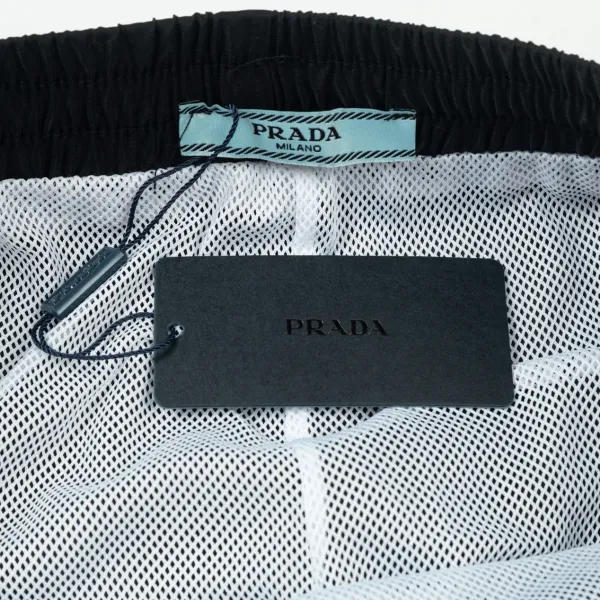 【PRADA  公式旗艦店】プラダ ショートパンツ  ご好評に付き再入荷！