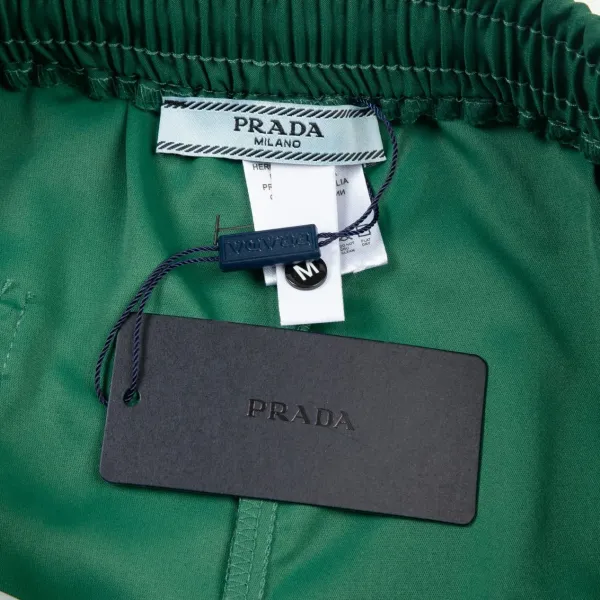 【PRADA 公式旗艦店】プラダ ショートパンツ ご好評に付き再入荷! 【PRADA 公式旗艦店】プラダ ショートパンツ ご好評に付き再入荷!