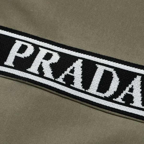 【PRADA  公式旗艦店】プラダ  ショートパンツ  ご好評に付き再入荷！