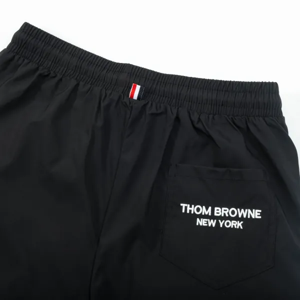 【ThomBrowne   公式旗艦店】トムブラウン  ショートパンツご好評に付き再入荷！250227