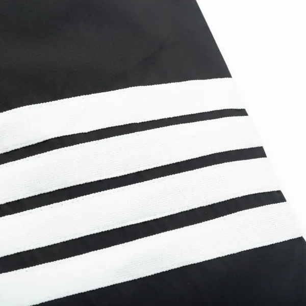 【ThomBrowne   公式旗艦店】トムブラウン  ショートパンツご好評に付き再入荷！250227