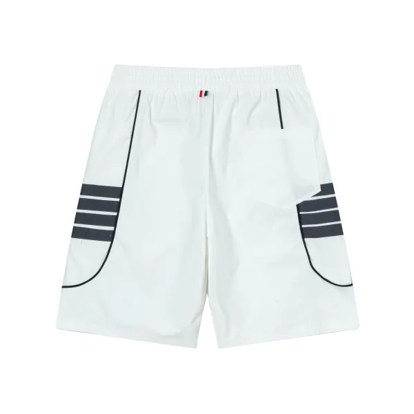 【ThomBrowne   公式旗艦店】トムブラウン  ショートパンツご好評に付き再入荷！250227