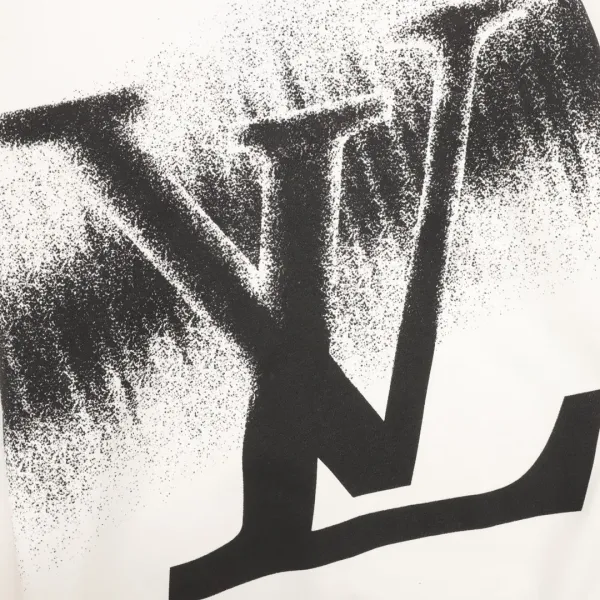 LV【LOUIS VUITTON  公式旗艦店】ルイヴィトン 丸首の衛衣 スウェット ご好評に付き再入荷！250110