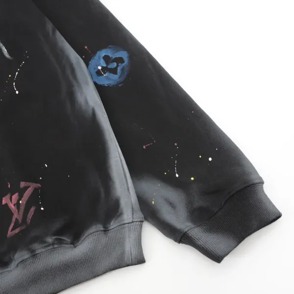 LV【LOUIS VUITTON  公式旗艦店】ルイヴィトン 丸首の衛衣 スウェット ご好評に付き再入荷！250110