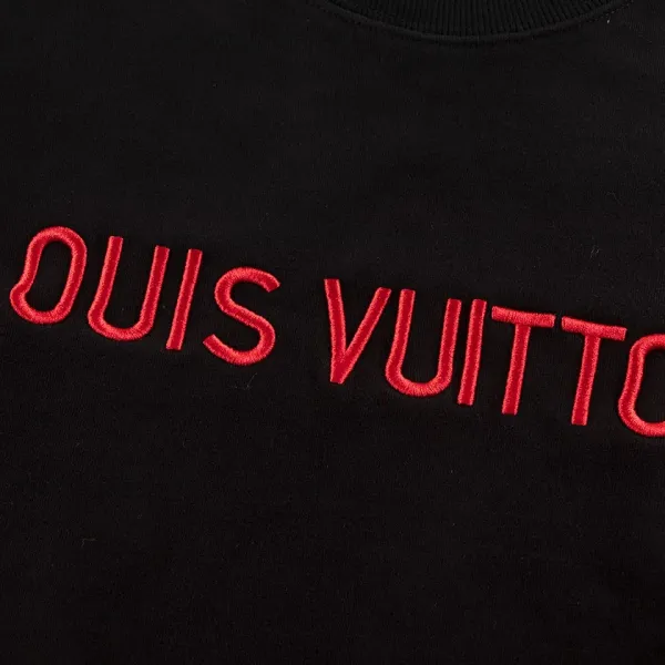 LV【LOUIS VUITTON  公式旗艦店】ルイヴィトン 丸首の衛衣 スウェット ご好評に付き再入荷！250110