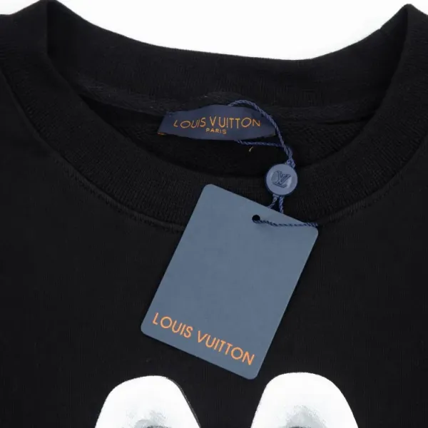 LV【LOUIS VUITTON  公式旗艦店】ルイヴィトン 丸首の衛衣 スウェット ご好評に付き再入荷！241217