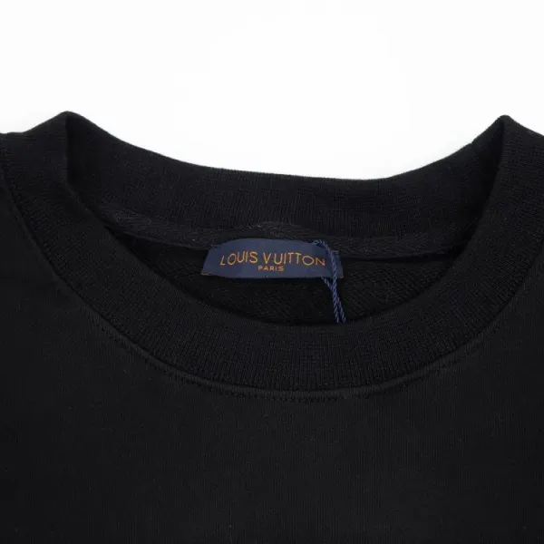 LV【LOUIS VUITTON  公式旗艦店】ルイヴィトン 丸首の衛衣 スウェット ご好評に付き再入荷！241217