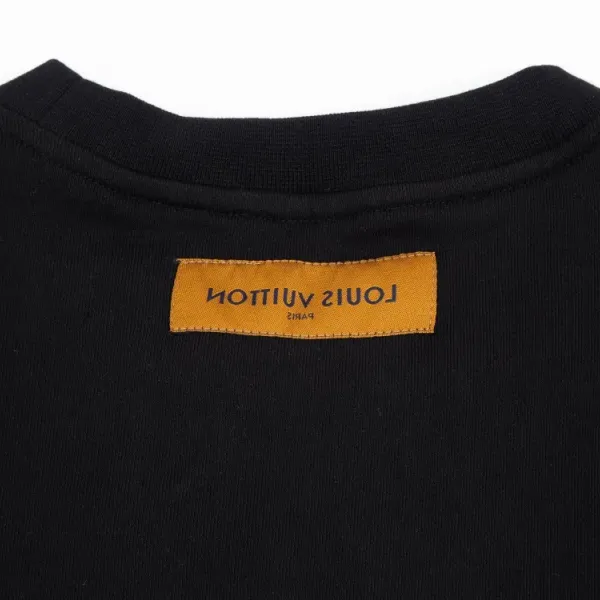 LV【LOUIS VUITTON  公式旗艦店】ルイヴィトン 丸首の衛衣 スウェット ご好評に付き再入荷！241217