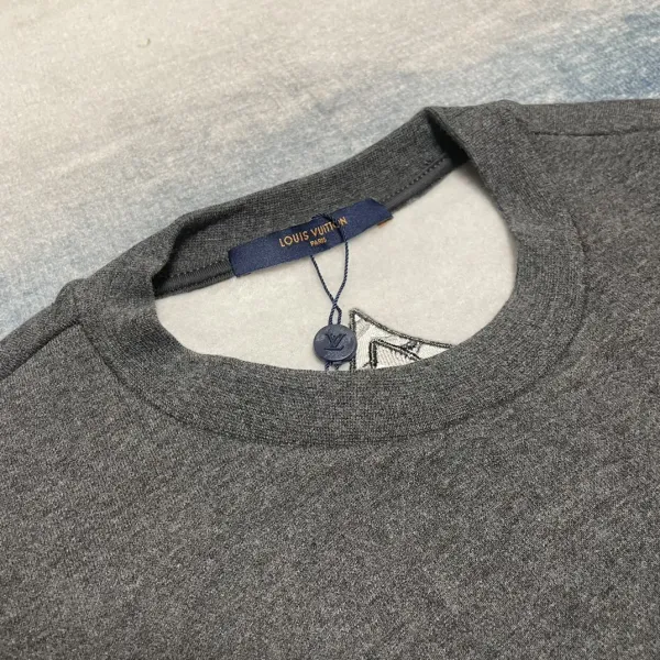LV【LOUIS VUITTON  公式旗艦店】ルイヴィトン 丸首の衛衣 スウェット ご好評に付き再入荷！241217
