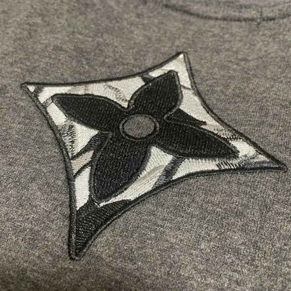 LV【LOUIS VUITTON  公式旗艦店】ルイヴィトン 丸首の衛衣 スウェット ご好評に付き再入荷！241217
