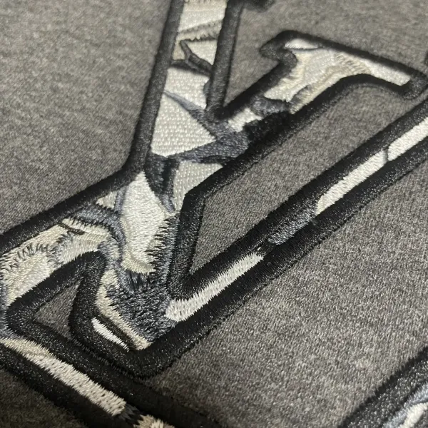 LV【LOUIS VUITTON  公式旗艦店】ルイヴィトン 丸首の衛衣 スウェット ご好評に付き再入荷！241217