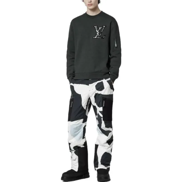 LV【LOUIS VUITTON  公式旗艦店】ルイヴィトン 丸首の衛衣 スウェット ご好評に付き再入荷！241217