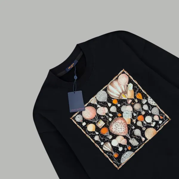LV 【LOUIS VUITTON 公式旗艦店】ルイヴィトン 丸首の衛衣 スウェット ご好評に付き再入荷 240902 LV 【LOUIS VUITTON 公式旗艦店】ルイヴィトン 丸首の衛衣 スウェット ご好評に付き再入荷 240902