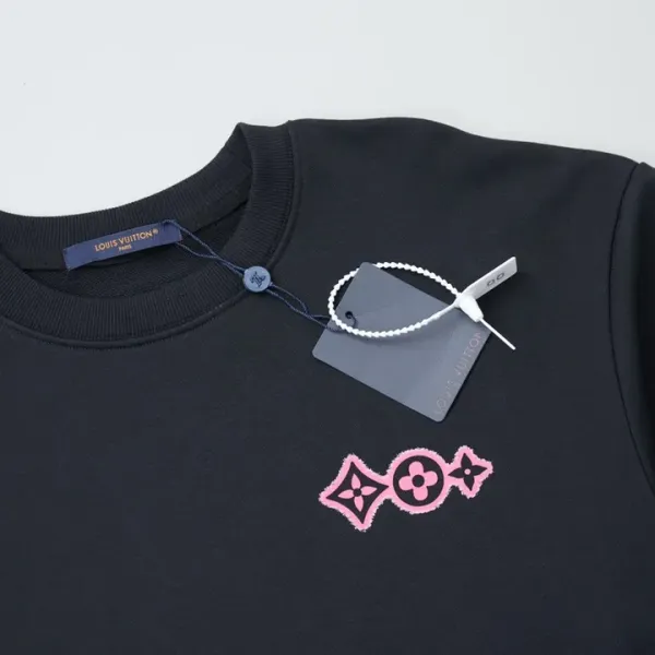 LV 【LOUIS VUITTON  公式旗艦店】ルイヴィトン 丸首の衛衣 スウェット ご好評に付き再入荷  240902
