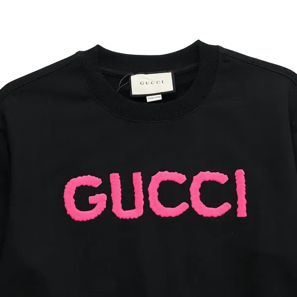 【GUCCI  公式旗艦店】グッチ 丸首の衛衣 スウェットご好評に付き再入荷 240828