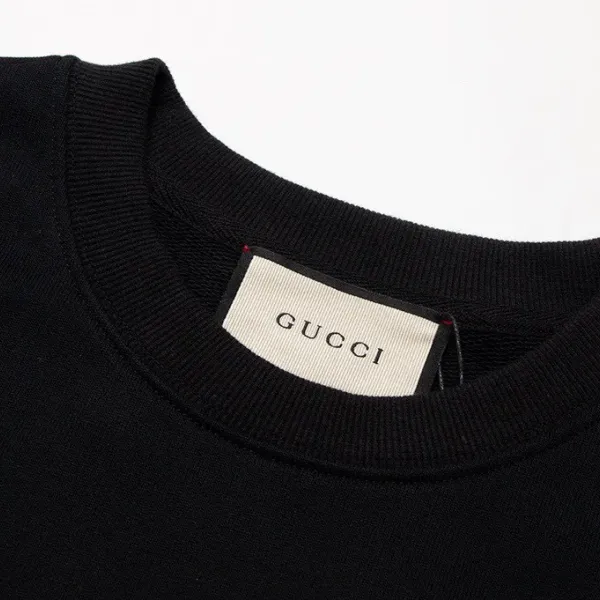 【GUCCI  公式旗艦店】グッチ 丸首の衛衣 スウェットご好評に付き再入荷 240828