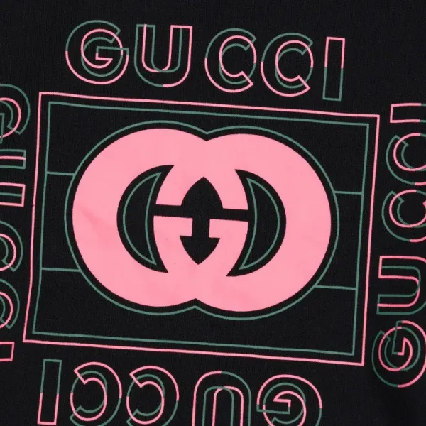 【GUCCI  公式旗艦店】グッチ  丸首の衛衣 スウェットご好評に付き再入荷 240816