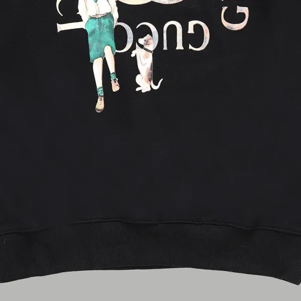【GUCCI  公式旗艦店】グッチ 丸首の衛衣 スウェットご好評に付き再入荷 240811