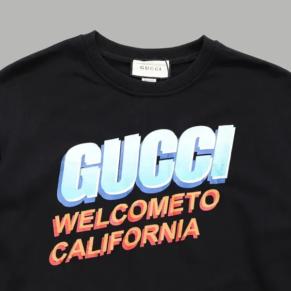 【GUCCI  公式旗艦店】グッチ 丸首の衛衣 スウェットご好評に付き再入荷 240811