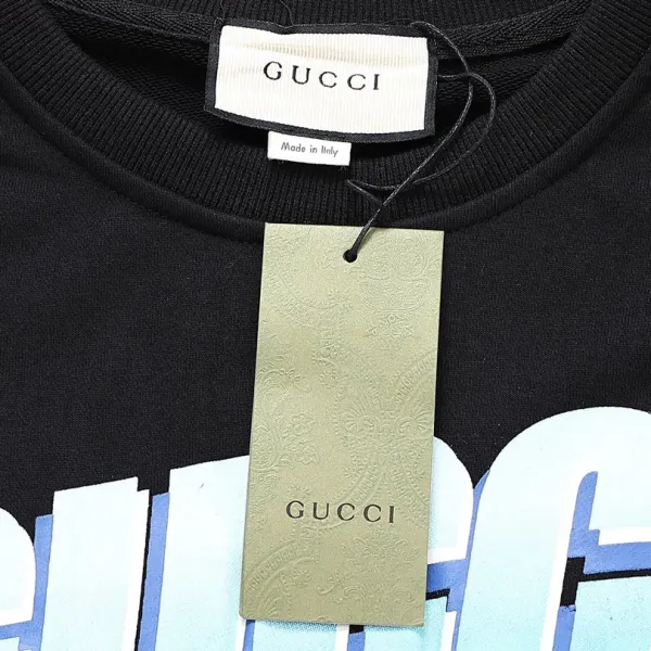【GUCCI  公式旗艦店】グッチ 丸首の衛衣 スウェットご好評に付き再入荷 240811