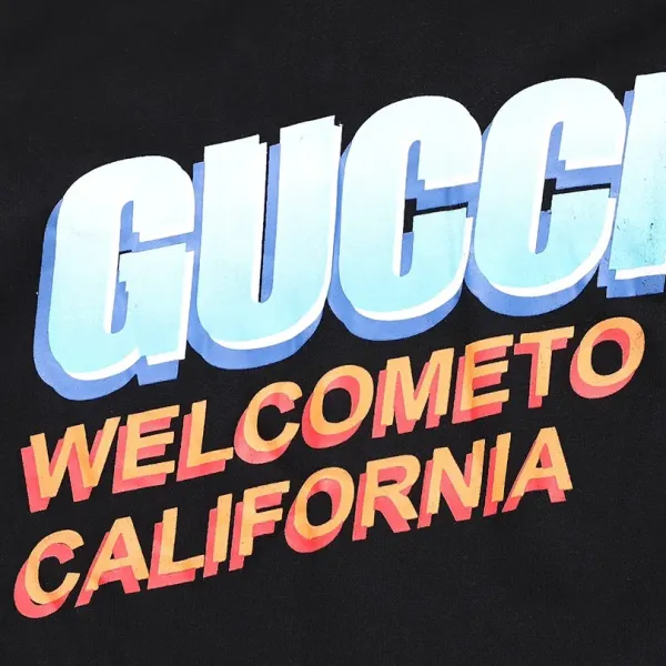 【GUCCI  公式旗艦店】グッチ 丸首の衛衣 スウェットご好評に付き再入荷 240811