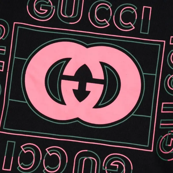 【GUCCI  公式旗艦店】グッチ  丸首の衛衣 スウェットご好評に付き再入荷！