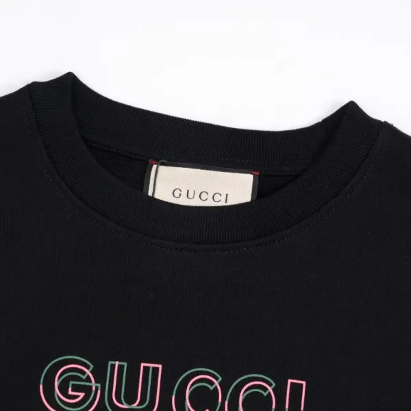 【GUCCI  公式旗艦店】グッチ  丸首の衛衣 スウェットご好評に付き再入荷！